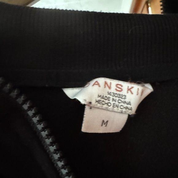 Women’s Danskin Zip up Black hoodie - Picture 2 of 2